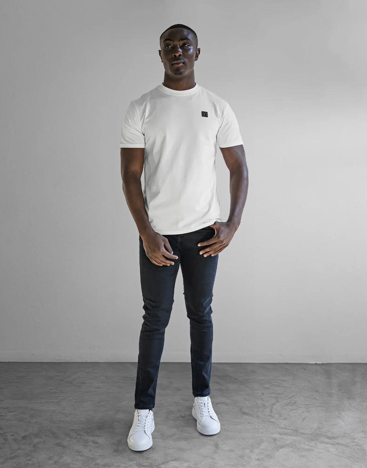 Fade Iconic Badge White T-Shirt - Subwear